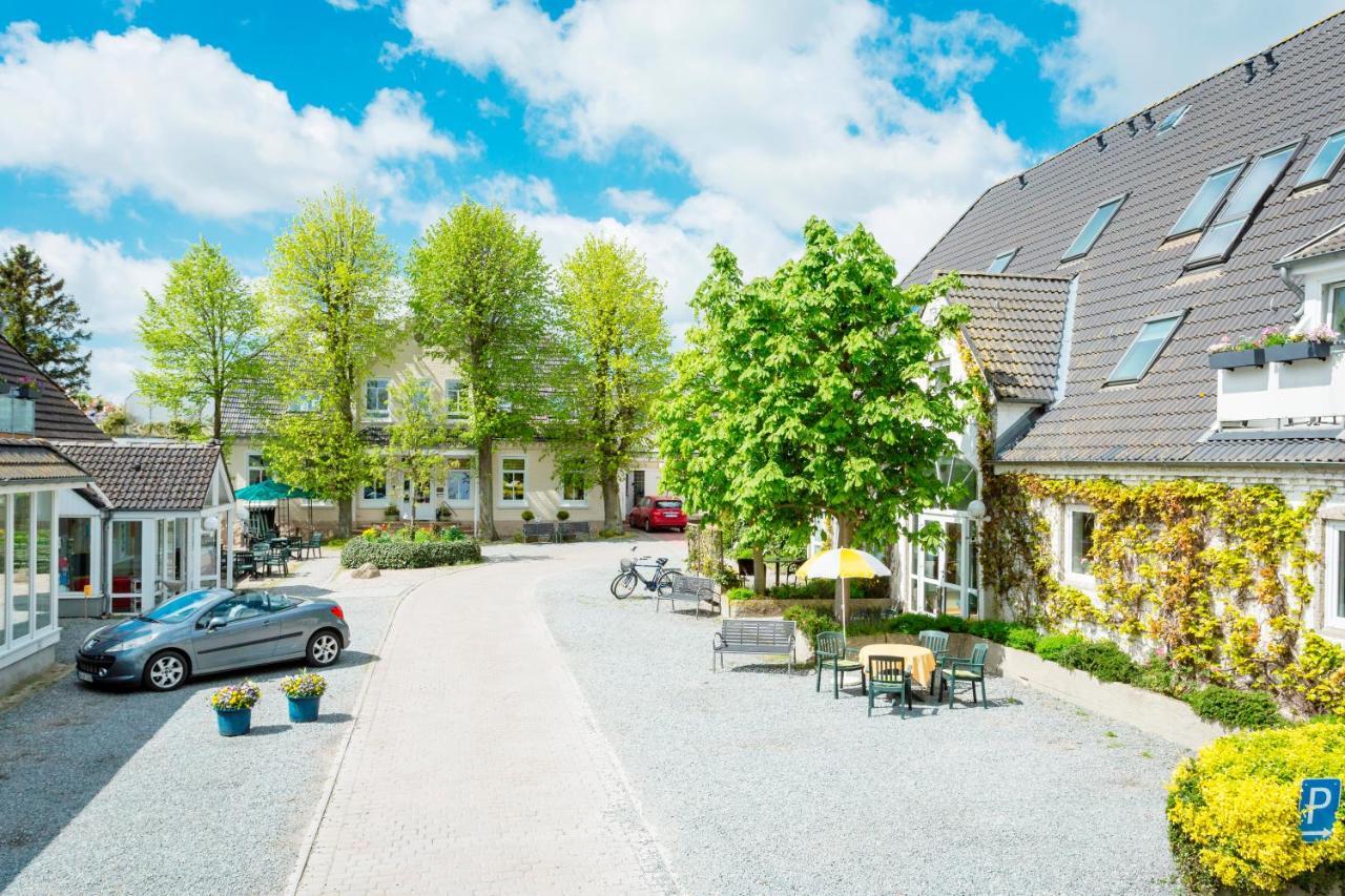 Hofhotel Kraehenberg 4*